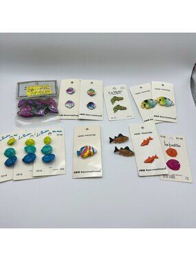 Vintage Novelty Button Lot With Hand-Painted JHB Fish Le Bouton La Mode And La P